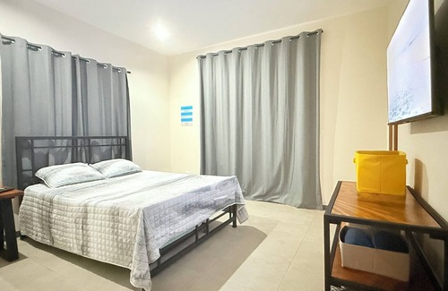 Bandera House | La Casa de Papi