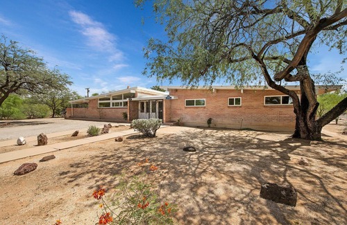 Tucson Villa | La Casa Del Desierato Gorgeous Home in Old Pueblo
