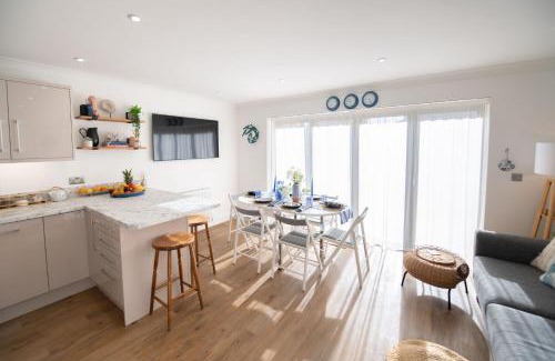 Frinton-on-Sea House | La Casita - Inside the Gates of Frinton-On-Sea