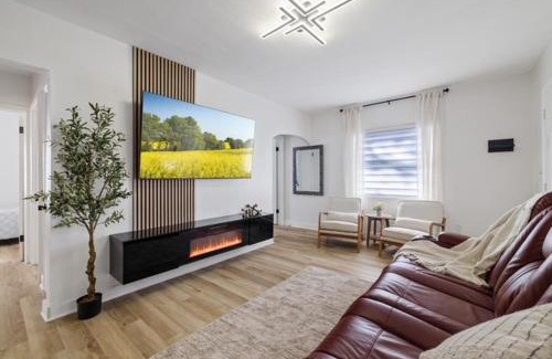 Lake Maggiore Shore House | La Casita St Pete