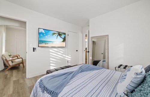 Lake Maggiore Shore House | La Casita St Pete