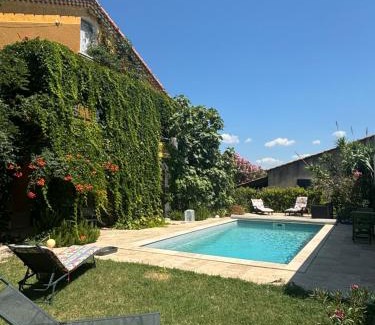 Caromb Bed & Breakfast | La Cassiopée