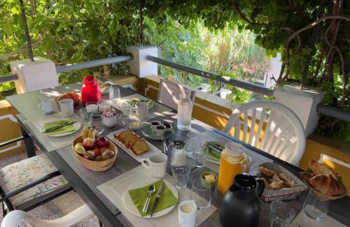 Caromb Bed & Breakfast | La Cassiopée