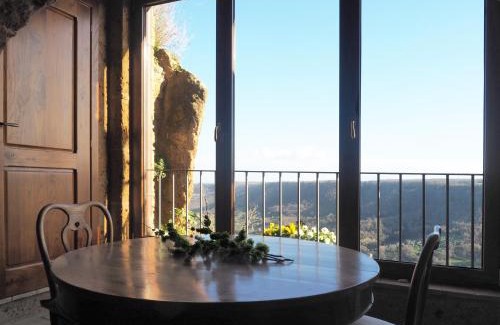 Civita di Bagnoregio House | La Cava - Palazzo Pallotti