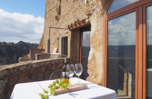 Civita di Bagnoregio House | La Cava - Palazzo Pallotti
