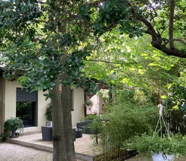 Saint-Martin-de-Londres House | La chambre du parc