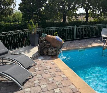 Sollies-Ville Apartment | La Cigalière 1 charmant T1 bis avec terrasse dans villa