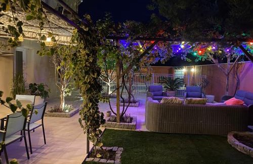 L'Isle-sur-la-Sorgue Apartment | La Cigalière de l Isle