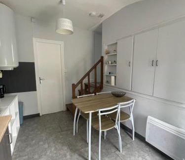 Eguzon-Chantome Apartment | La clé des champs
