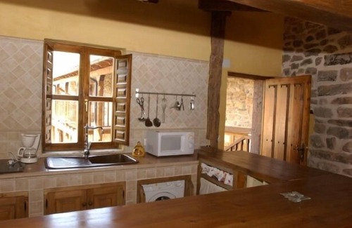 Montuerto Cottage | LA CORTE .Las Casas de Valdepielago for 4 people