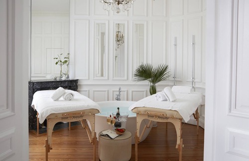 Grand Parc-Paul Doumer Bed & Breakfast | La Course Maison D'Hôtes de Luxe