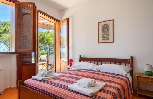 Addaura Apartment | La Cueva dello Scirocco by DomuSicily