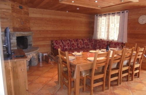 Bonneval-sur-Arc Apartment | La datcha * bonneval sur arc rental in the mountains in a ski resort.