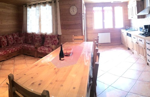 Bonneval-sur-Arc Apartment | La datcha * bonneval sur arc rental in the mountains in a ski resort.