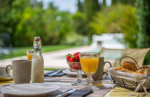 Colonzelle Bed & Breakfast | La Demeure de Cybele - chambres d'hôtes en Drôme Provençale
