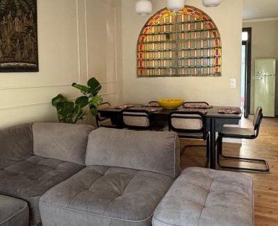Toulouse South-East Villa | La Demoiselle