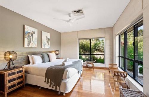 Burnside House | La Dimora - Tranquil Retreat Where Bush Meets Beach
