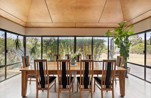 Burnside House | La Dimora - Tranquil Retreat Where Bush Meets Beach