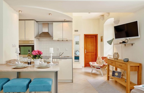 Kotor Old Town Apartment | La Dolce Vita II❤️ of UNESCO Kotor Luxury 1BR place experience Medieval magic