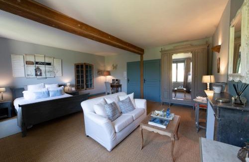 Bleury-Saint-Symphorien Bed & Breakfast | La Ferme de Bouchemont