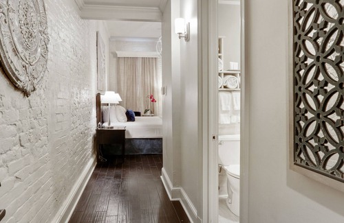 French Quarter Hotel | La Galerie French Quarter Hotel