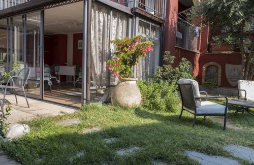La Morra House | La goccia di vino