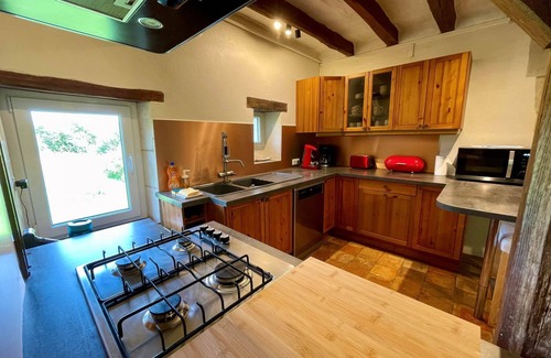 Neuil Apartment | La Grande Charbonnière Gîte for up to 8 people