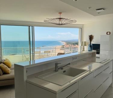 Valras-Plage Apartment | La Grande Tour