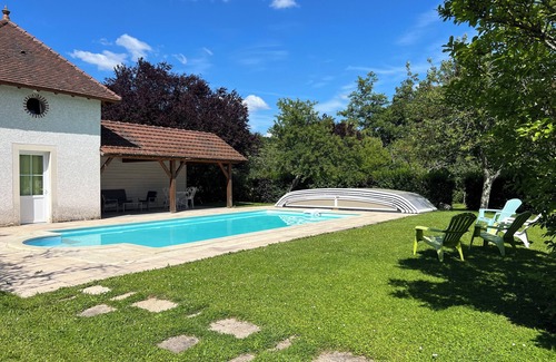 Fontainebrux House | La Grange de Félix, country cottage with swimming pool