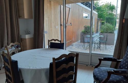 Rouvres Bed & Breakfast | La grange des lisières