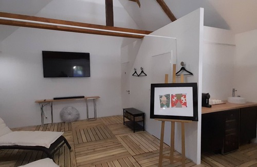 Saint-Sauveur-de-Flee House | La Grange - Guest house in Anjou Bleu