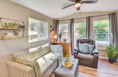 Coulterville House | La Grange Home with Covered Patio and Gas Grill!