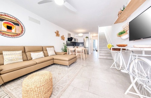 Playa Blanca Ski Chalet | La Isleña - Luxury Holiday Home - 500 M FROM THE BEACH, FIBER OPTIC WIFI