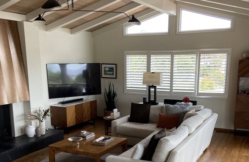 La Jolla Mesa House | La Jolla Ocean Breeze Getaway!