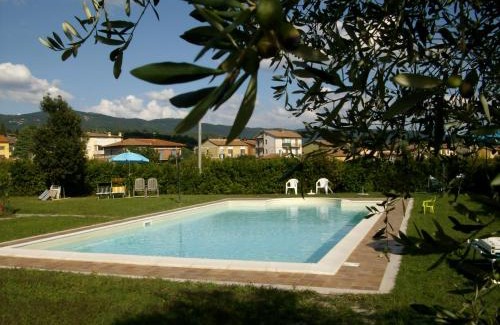 Tuoro sul Trasimeno Apartment | La Loggina Maxi con 2 giardini recintati privati