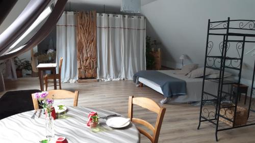 Saint-Sylvestre-de-Cormeilles Bed & Breakfast | La martre