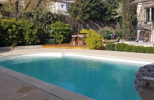 Ribaute-les-Tavernes Bed & Breakfast | la magnanerie
