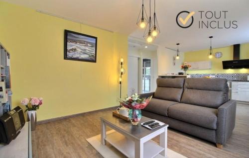 Locmaria-Plouzane Apartment | La Maison Bleue en Iroise - Randonnées GR34 - Plage 10 min à pieds - wifi, vélos VAE gratuits, jardin - Exposition plein Sud