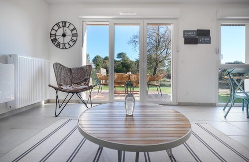 Gujan-Mestras House | La Maison Des Lys YourHostHelper