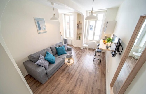 Les Poulettes Apartment | La Maison Gratte Ciel - Studio Chicago - Jardinn