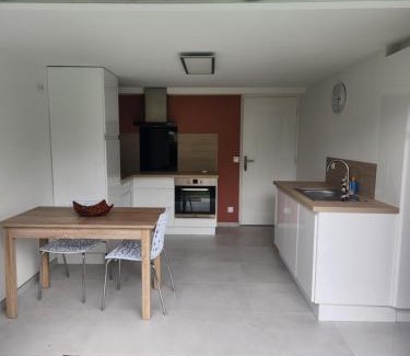 Aix-les-Bains Apartment | La maison Marilyne - T2 avec piscine privative