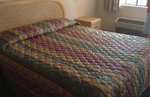 South Wrigley Hotel | La Mirage Inn