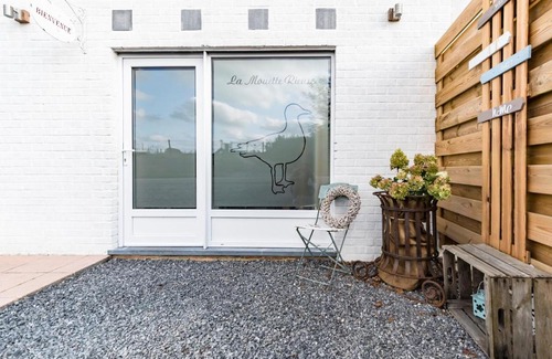 Froidchapelle House | La Mouette Rieuse