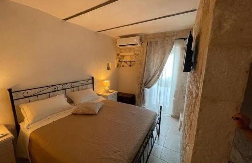 Castellana Grotte House | La Nicchia, appartamento con terrazza esclusiva