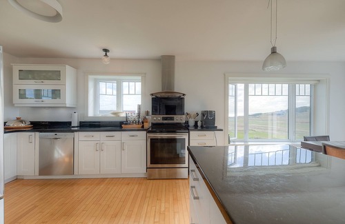 L'Ile-du-Havre-Aubert House | La Pausa, on the sea in Bassin, on the island of Havre Aubert