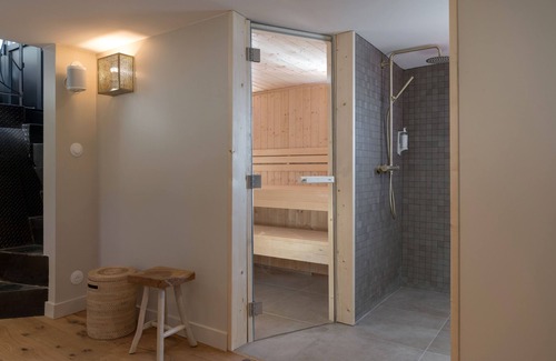 Centre Ville House | La Peniche - Bed And Bicycle - Vienne