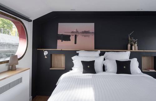 Tournon-sur-Rhone House | LA PENICHE - Bed And Bicycle - Tournon