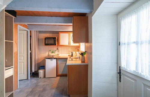Kerherou House | La Petite Chaumière - One Bedroom House, Sleeps 4