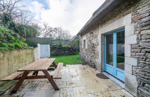 Kerherou House | La Petite Chaumière - One Bedroom House, Sleeps 4