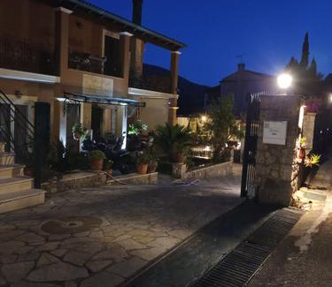 Corfu Apartment | la piccola montagna 2